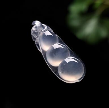 翡翠四季平安豆活环挂件