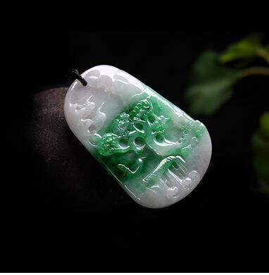 翡翠雪底添翠山水挂件