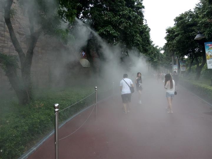 别墅花园社区喷雾降温设备 人造雾园林景观造雾机