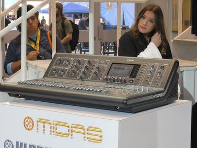 供应Midas数字调音台 MIDAS M32 32路数字调音台 现场扩声 录音棚