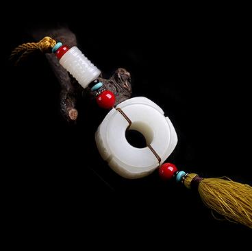 古典和田玉籽料玉琮手把件